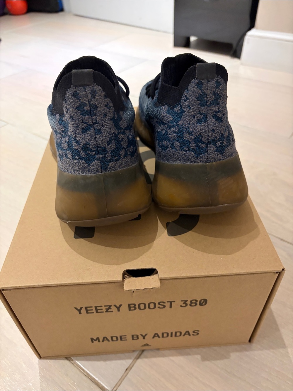 Yeezy sneakers in blue, gray and black - Picture 4 of 5